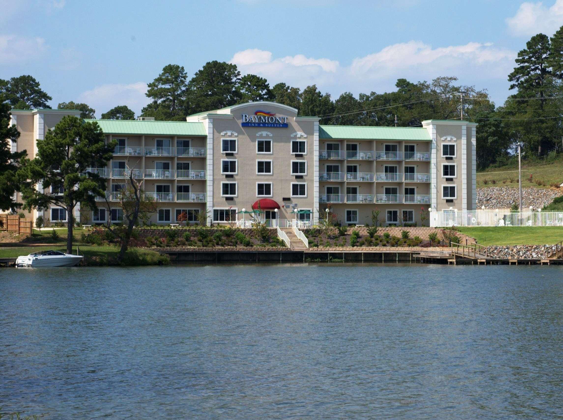 Baymont On The Lake By Wyndham Hot Springs Kültér fotó